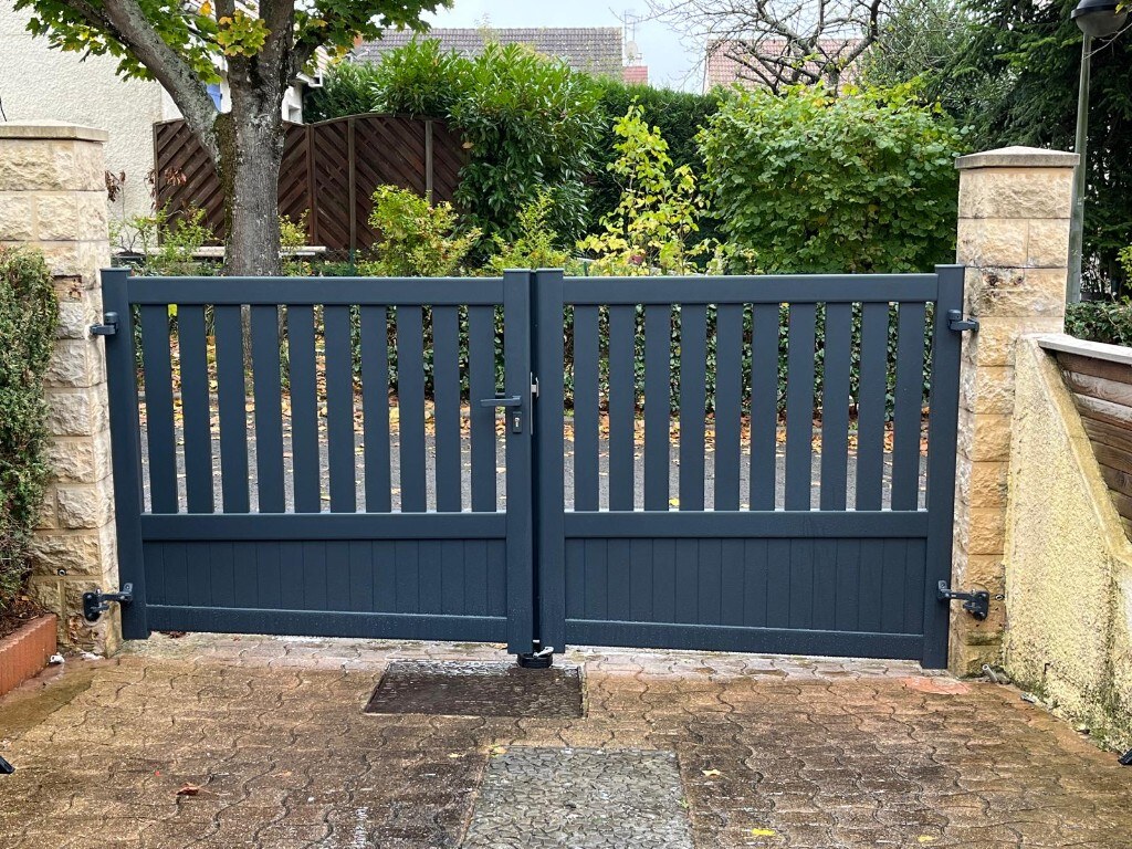 Portail battant aluminium