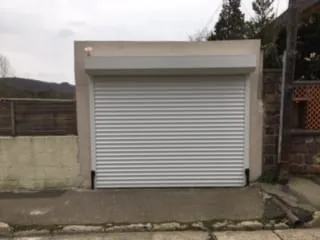 Réalisation à Saint-Cyr-l’École : Installation d’une Porte de Garage Enroulable - Marque Gypass