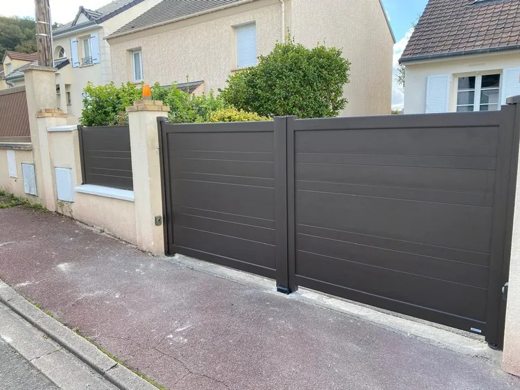Réalisation aux Clayes-sous-Bois : Portail, Pergola B200 et Porte de Garage avec Domotique Somfy — photo 4